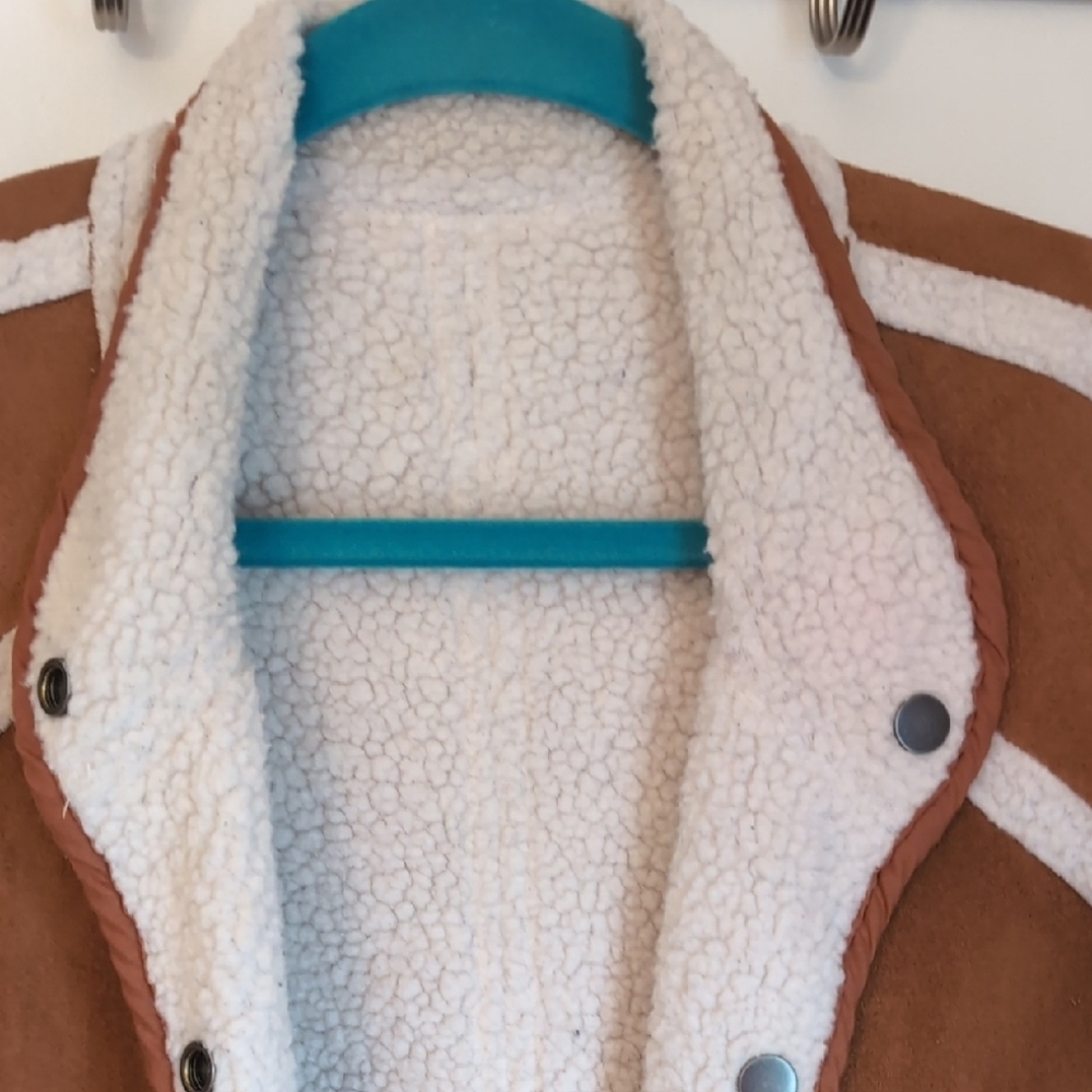 Source Unknown Brown Teddy Jacket With Cream Acce… - image 2